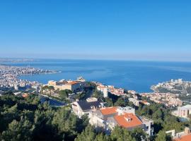 Bella, Serene and breathtaking view Ghazir，位于Ad Dkārīn的酒店