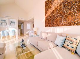 Luxury Penthouse Alcazaba Lagoon 521 EHHouse，位于埃斯特波纳的高尔夫酒店