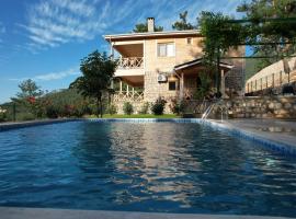 VILLA LYCIAN - Mountain and Sea View with Heated Pool，位于凯麦尔的酒店