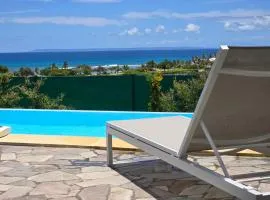 Villa piscine vue exceptionnelle mer et plage