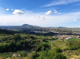 Il Balcone su Ascoli Piceno，位于Folignano的酒店