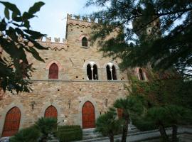 Castello Il Borgia in Passignano sul Trasimeno - Italy，位于特拉西梅诺湖畔帕西尼亚诺的酒店