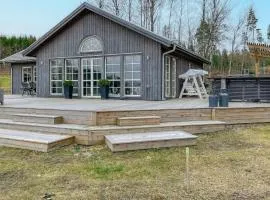 Lovely Home In Glanshammar With Kitchen