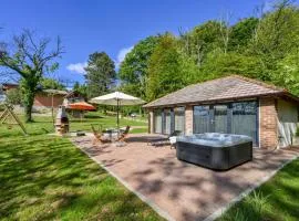 Amazing Home In Donja Poljana