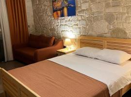 Palermo House Hotel，位于亚洛瓦的酒店