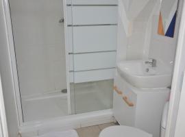 Chambres d'hôtes les 2 ponts，位于Aixe-sur-Vienne的酒店