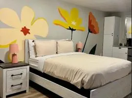 Wildflower Room At The Trailblazer Unit 14