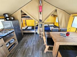 Amadria Park Camping Trogir - Glamping Tents，位于希杰弗朗吉卡的豪华帐篷营地