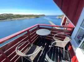 Nautnes sea view apartment