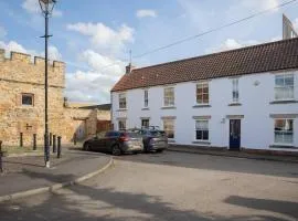 Sheriffs Tower Cottage - East