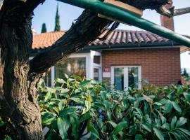Green Park and Sunny Terrace Apartments Ankaran，位于安卡兰的酒店