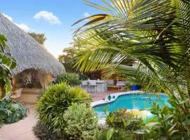 Villa Laurence - Steps to Ocean Bliss by Lucha