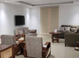 Classical Two Bed Apartment -Gold -Crest- Mall，位于拉合尔的酒店