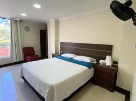 Hotel santa fe plaza sucursal HBP，位于圣菲德安蒂奥基亚的酒店