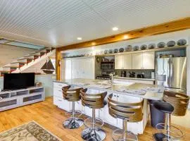 Historic Friendship Boat House Near Back River!