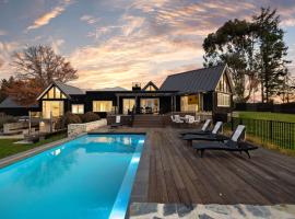 Aroha Homestead Luxury Holiday Home by MajorDomo，位于弗兰克顿的酒店