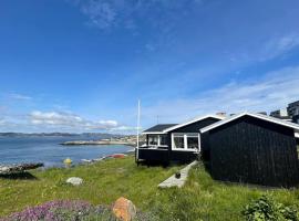 The Black House Tuapannguit 48，位于努克的乡村别墅