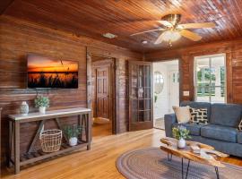 Sweetwater on the Range - Cozy Cabin , Firepit，位于高泉的酒店