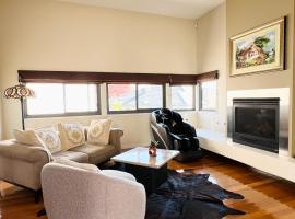 Yarra Valley Serenity House in Golf Course Resort，位于Wonga Park的酒店