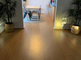 Nice and Cozy living Homestay，位于克兰伯恩的酒店