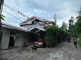 Mountaintop Guest House，位于Bhurtuk的旅馆