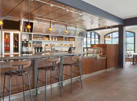 滑铁卢圣雅各布万怡酒店，位于滑铁卢的酒店