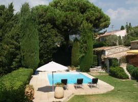 Authentic & Atypical house - Vence，位于旺斯的酒店