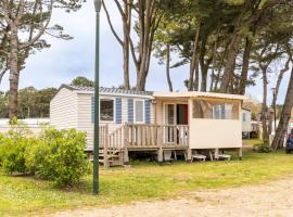 Mobil-home - Quiberon - vue sur mer，位于基伯龙的豪华帐篷营地