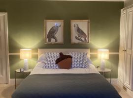 The Beeches - Chatsworth Apartment No 1 - Sleeps 4，位于巴斯洛的酒店
