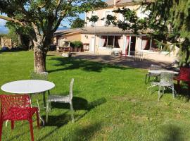 Le Petit Caboulot en pleine nature，位于Vaumeilh的低价酒店