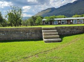 a Dam's View Accommodation，位于昆斯敦龙禧野生动物保护区附近的酒店