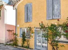 Cozy Home In Moustiers-sainte-marie With Kitchen，位于穆斯捷-圣玛丽的酒店