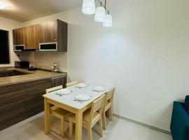 Cozy 2B1R Condo forest city，位于振林山的酒店