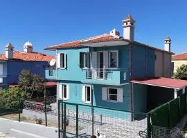 Kuşadası merkezde denize 5dk modern villa