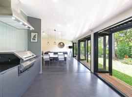 Home among the Gum Trees - free wine，位于Modbury的酒店
