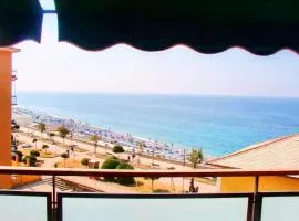 Casa Vacanze TANI' Intero appartamento sul mare