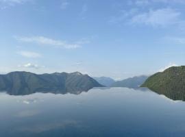 Hotel Paradiso Como，位于布鲁纳特的温泉住宿