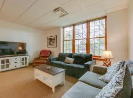 20 Mi to Dtwn Pittsburgh Pet-Friendly Apartment