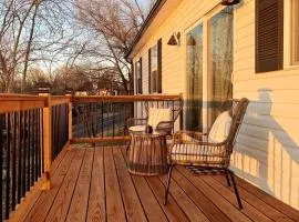 Alemania Haus - Cozy Rambler on Market Street!