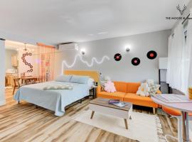 The Moose #10 - Stylish Loft with King Bed, Free Parking & Wi-Fi，位于孟菲斯的公寓