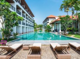 D Varee Mai Khao Beach Resort, Thailand，位于迈考海滩的酒店