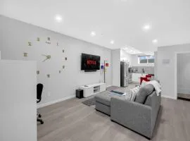 Modern & Spacious Guest Suite
