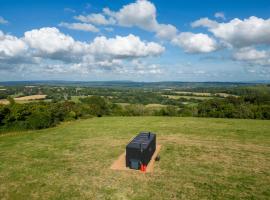 OffGrid Tiny Home W/ View Of South Downs NP，位于彼得斯菲尔德的酒店