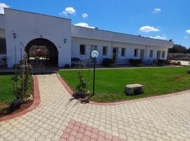Agriturismo Serra Vecchia，位于Giuggianello的酒店
