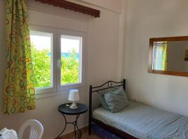 The Family Place - Cosy Double bedroom apartment on beach of Kallithea, Chalkidiki，位于卡利塞亚-豪客迪克斯的酒店