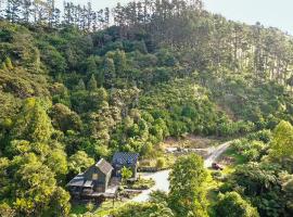 Matakana Retreat - Luxury Off Grid Lodge in Nature，位于马塔卡纳的乡村别墅