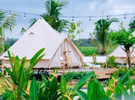Sky Camping，位于Củ Chi的豪华帐篷营地