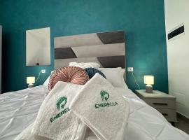 Emerella Luxury Suites-Siderno Lungomare，位于锡代诺滨海的酒店