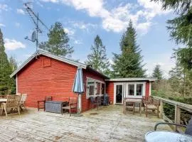 Beautiful Home In Örkeljunga With Kitchen