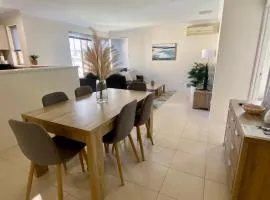 3-Bedroom Kinross Beachside Abode